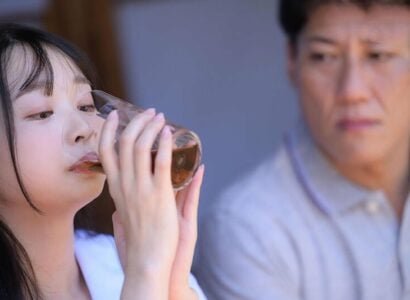 Bắt gặp cháu gái có người yêu, chú nhanh chóng dùng 